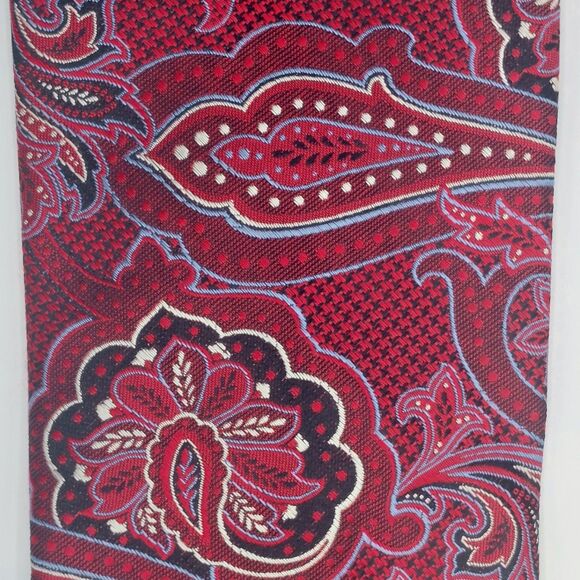 Jos. A. Bank Signature Collection Men's 100% Silk Tie Red Paisley Print Modern - Picture 3 of 4